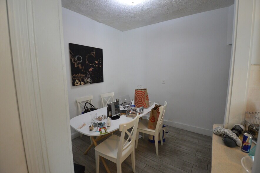 Building Photo - 56 Egmont St