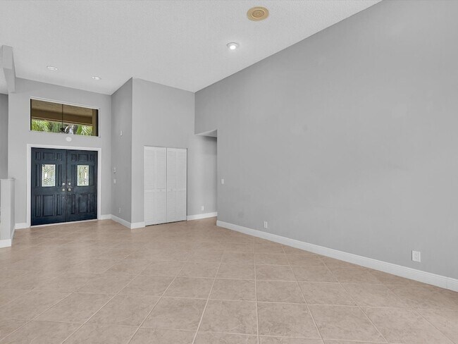 Building Photo - 10434 NW 6th Ct