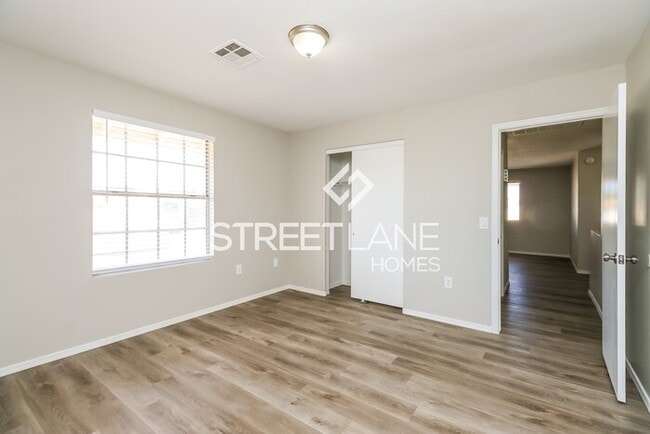 Building Photo - 371 S. Comanche Dr.