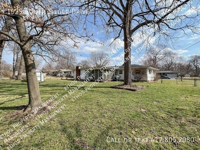 Building Photo - 1529 S Sieger Dr