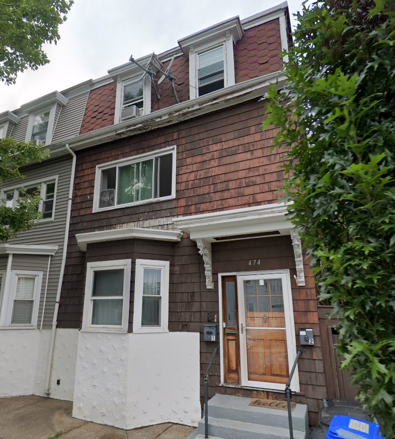 Building Photo - 474 E 7th St