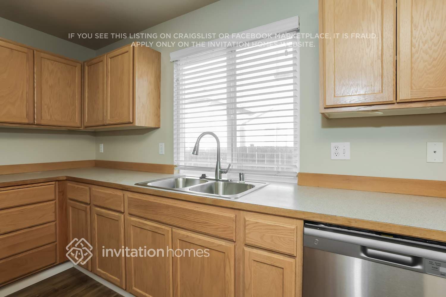 Building Photo - 1623 201st St E