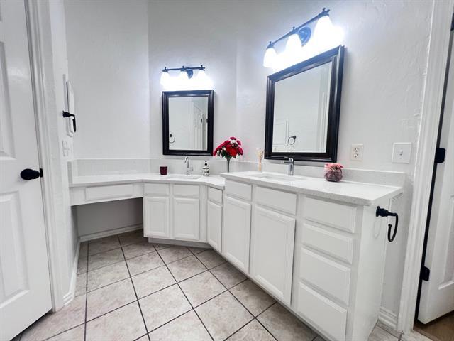 Building Photo - 9905 Ashmont Dr