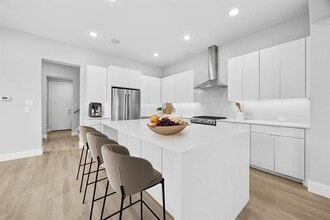 Building Photo - 6529 Roper St