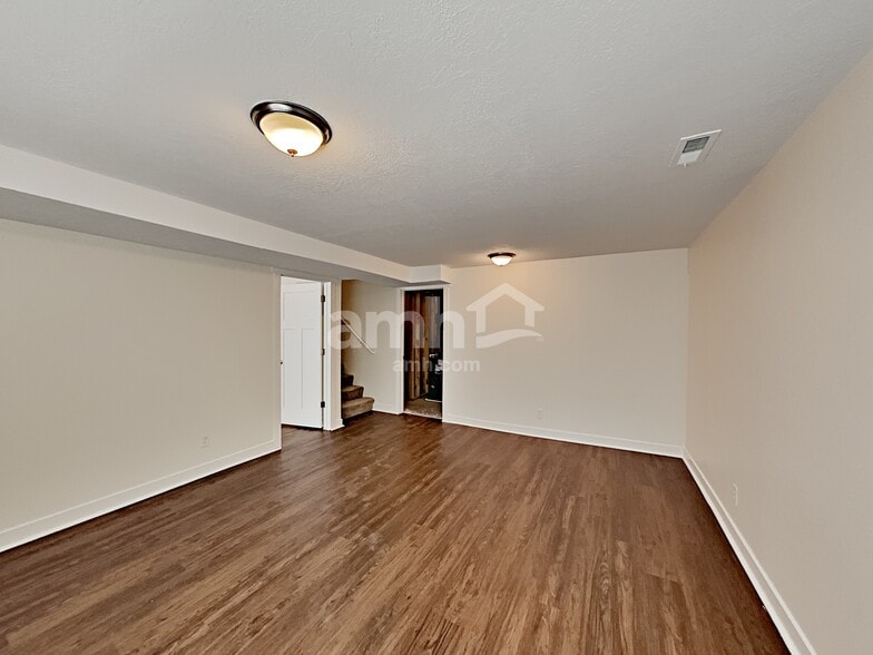 Building Photo - 3792 Tumwater W Dr