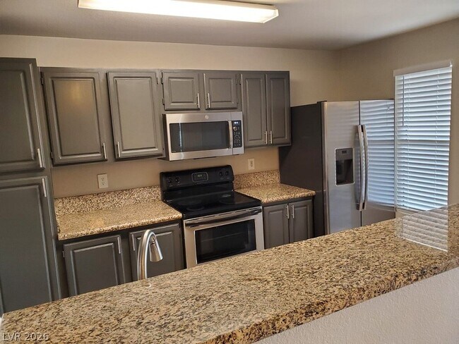 Building Photo - 5055 W Hacienda Ave