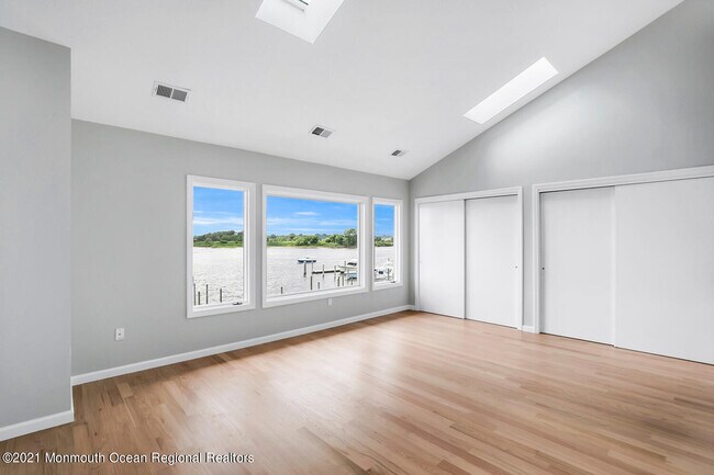 Building Photo - 1332 Ocean Ave