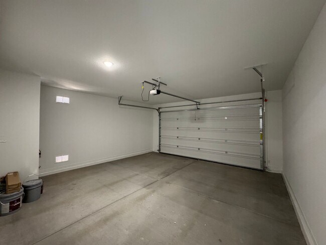 Building Photo - 7606 W Smoketree Dr