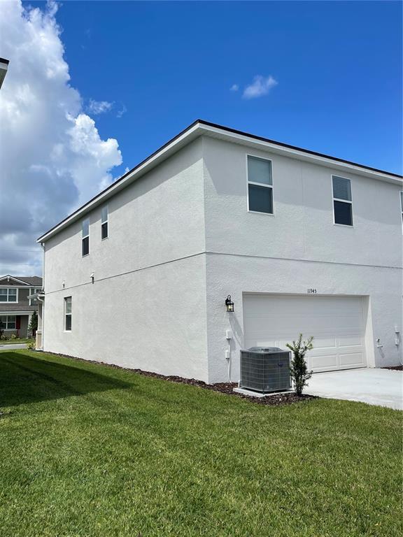 Building Photo - 11945 Sunsail Ave