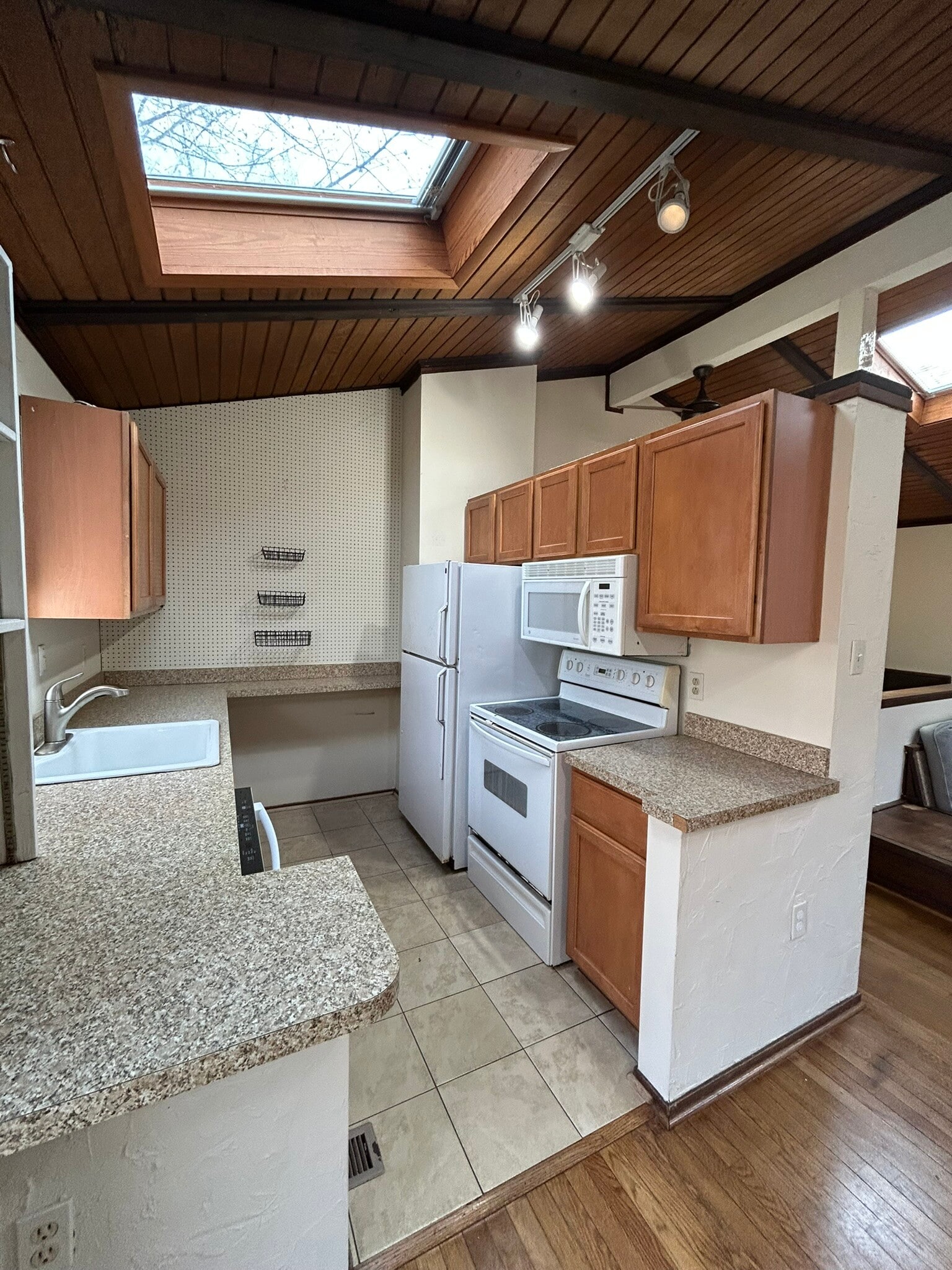 Building Photo - 6278 Occoquan Forest Dr