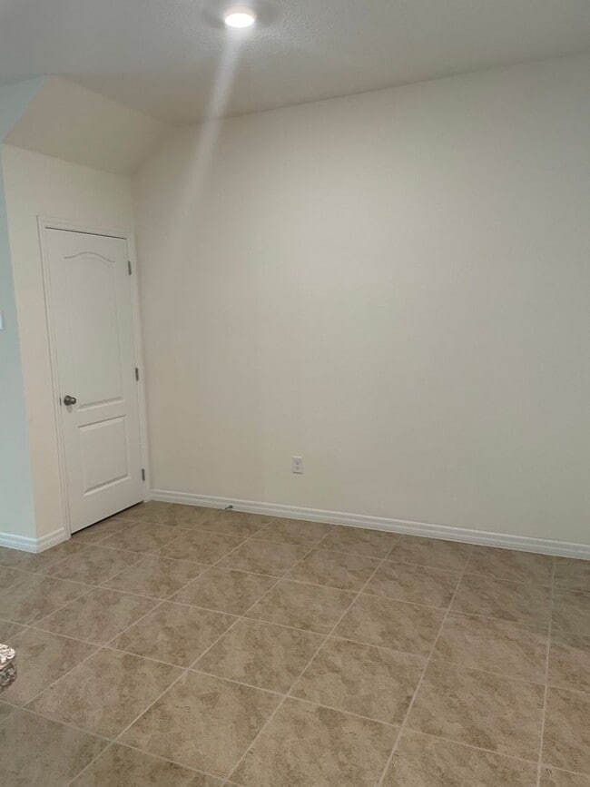 Building Photo - 1249 Yellow Finch Dr