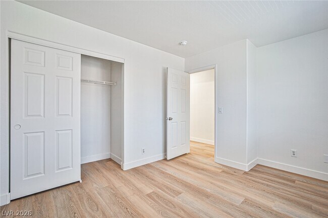 Building Photo - 9692 Cathedral Stairs Ct