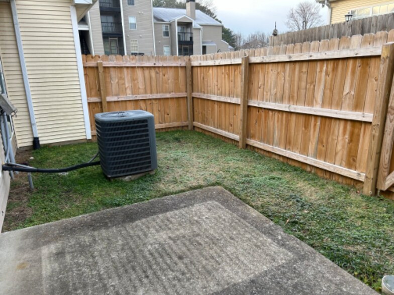 Building Photo - 1804 Lincoya Bay Dr