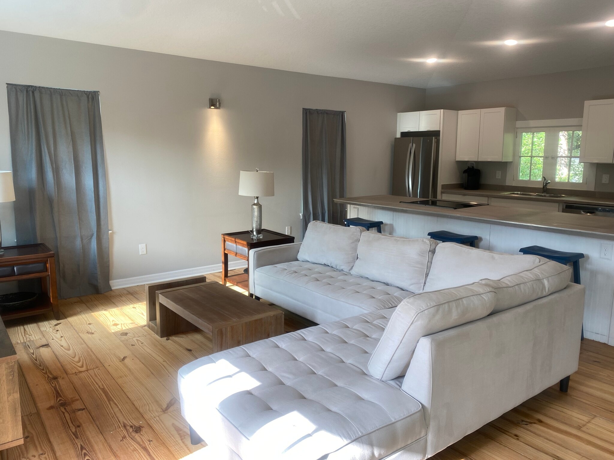 Building Photo - 523 E Livingston St