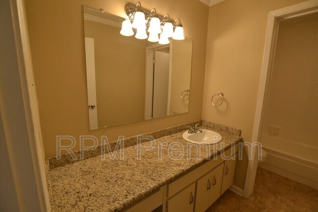 Building Photo - 10444 Jefferson Hwy