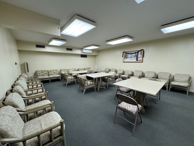 Building Photo - 6770 Hawaii Kai Dr