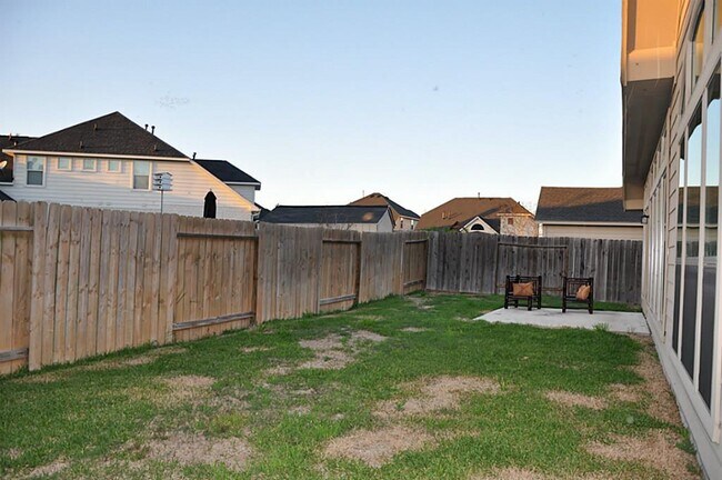 Building Photo - 13119 Sweetgum Shores Dr