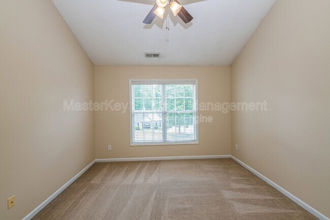 Building Photo - 4001 Winecott Dr