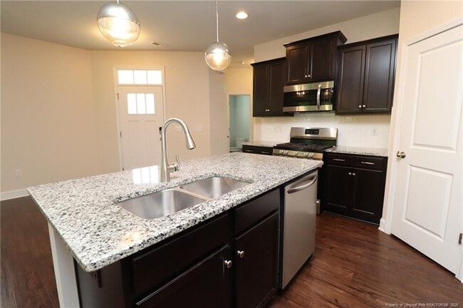 Building Photo - 1103 Compass Dr