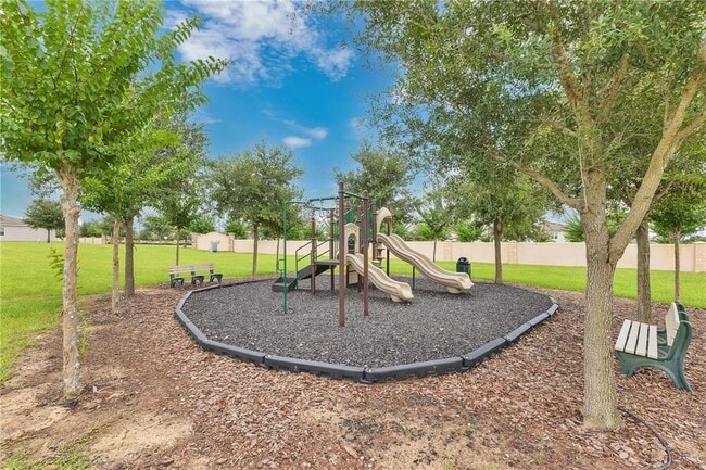 Building Photo - 272 Taft Dr