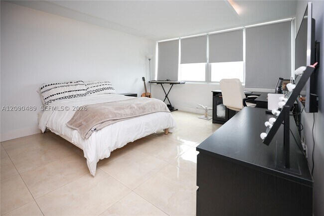 Building Photo - 7135 Collins Ave
