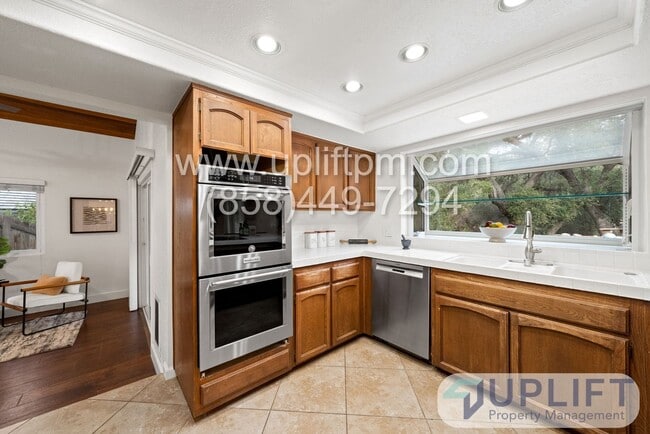 Building Photo - Country Estates - 4 bedroom 3 bathroom ove...