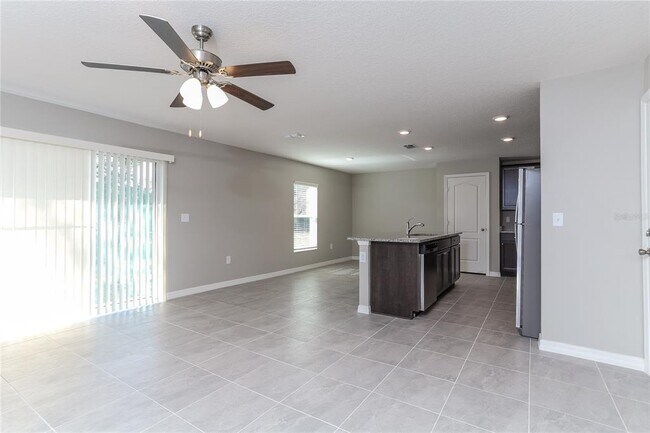 Building Photo - 360 Fern Ct