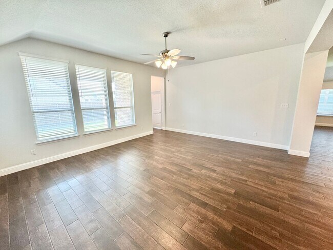 Building Photo - Argyle ISD! 3 Bed 2 Bath Home in PERFECT Location