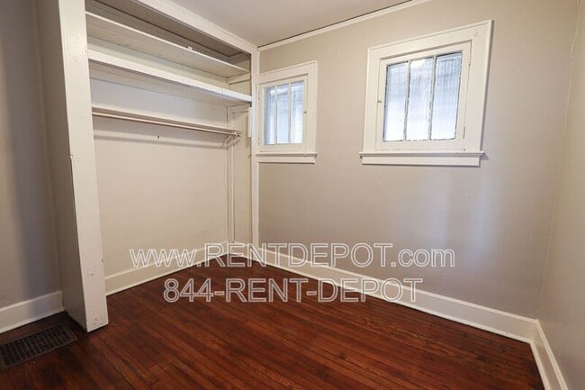 Building Photo - 501 Maxwell Ave