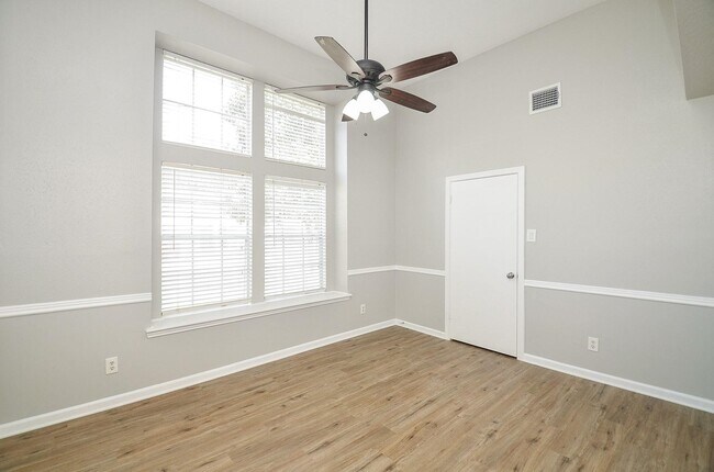 Building Photo - 155 April Waters Dr W