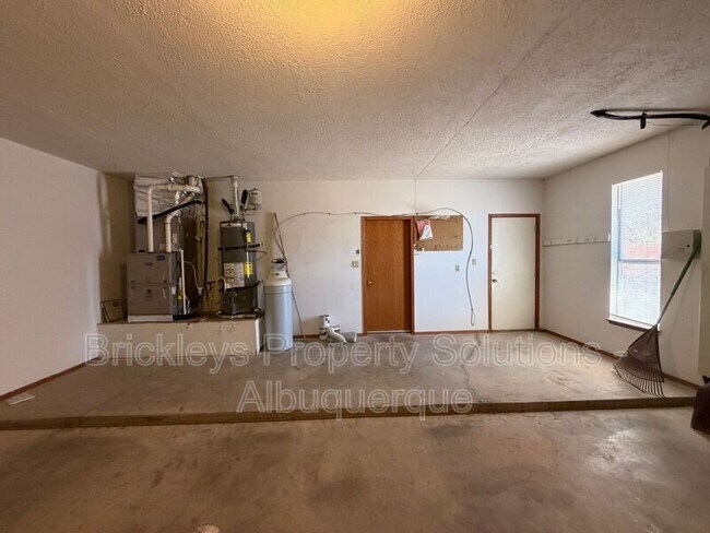 Building Photo - 7281 Spruce Mountain Loop NE