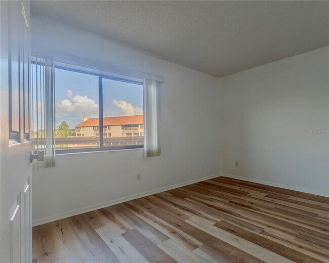 Building Photo - 1807 Garden Lake Dr