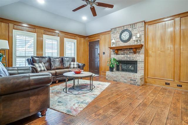 Building Photo - 4121-4123 Spring Meadow Ln