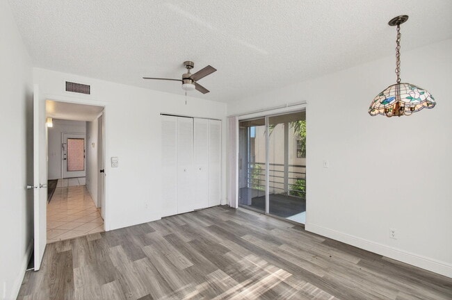 Building Photo - 180 Flanders C