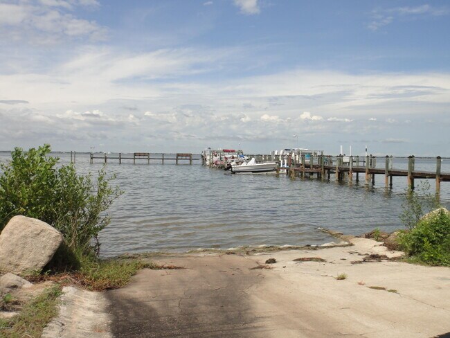 Building Photo - 230 Cape Shores Cir