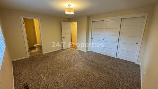 Building Photo - Spacious, Open-Concept 3 Bedroom West Linn Home