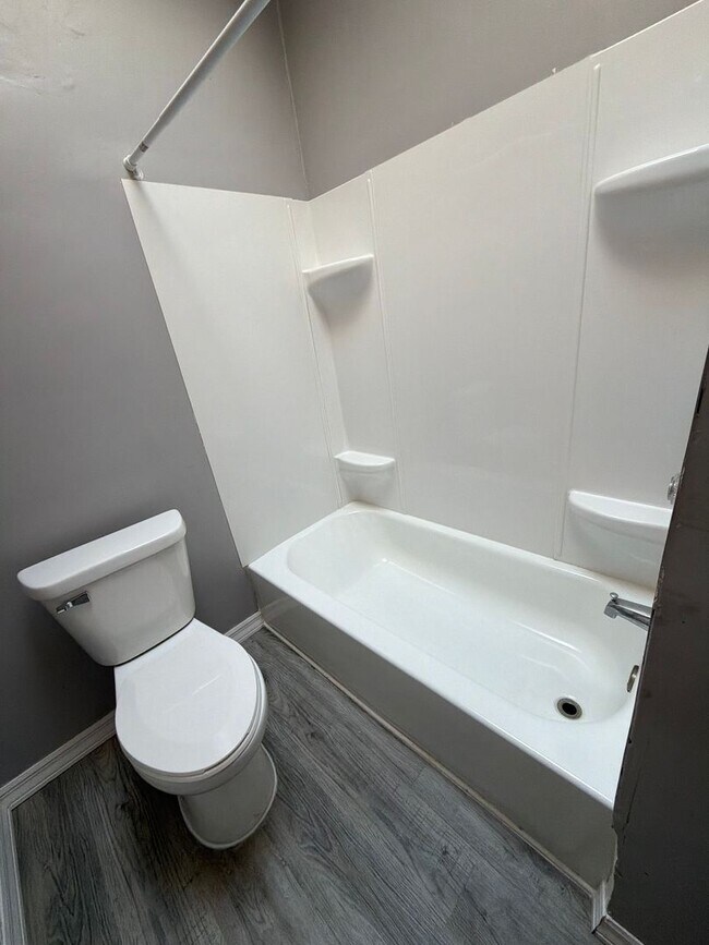 Building Photo - Chestnut St