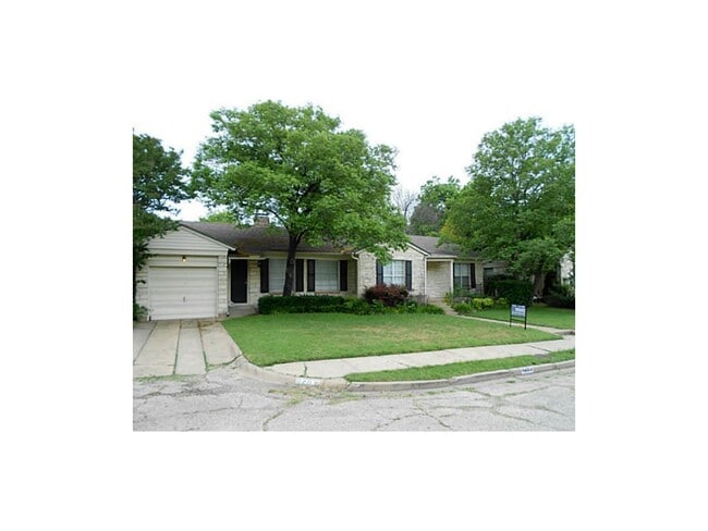 Building Photo - 6203 Penrose Ave