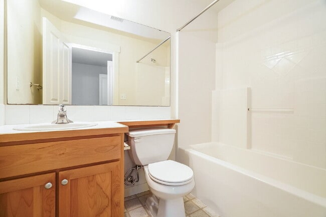 Building Photo - 23120 SE Black Nugget Rd