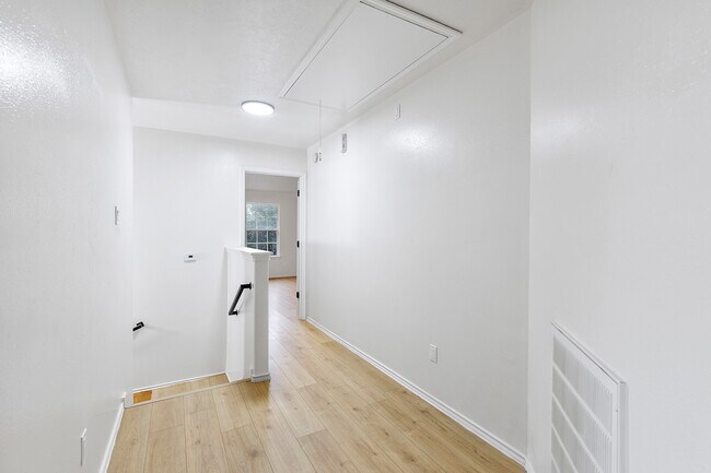 Building Photo - 9031 Aspen Trace Ln