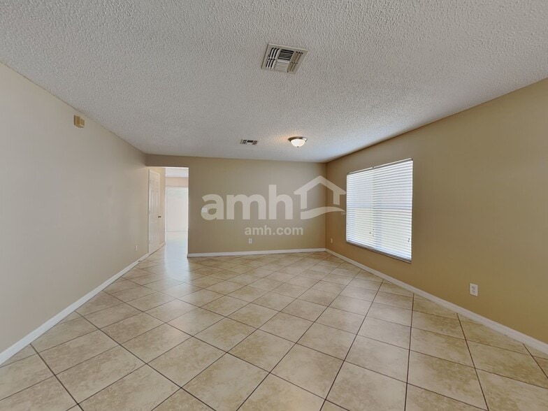 Building Photo - 1888 Vale Dr