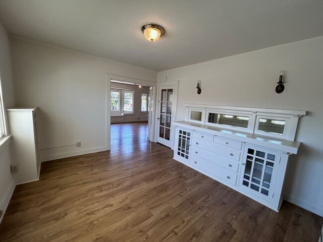 Building Photo - CM530L