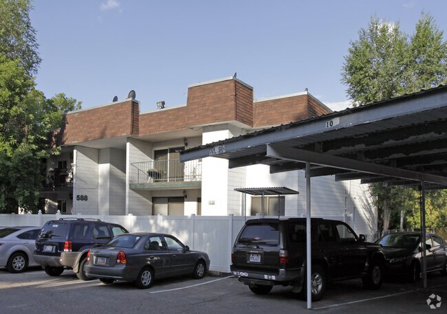 Building Photo - Clearbrook Condos