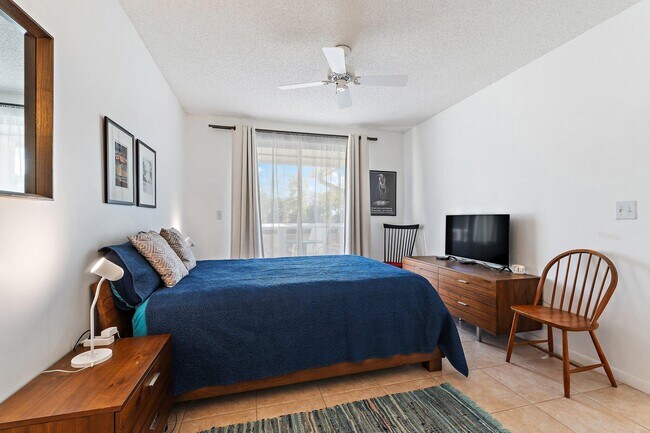 Building Photo - 353 S US Hwy 1