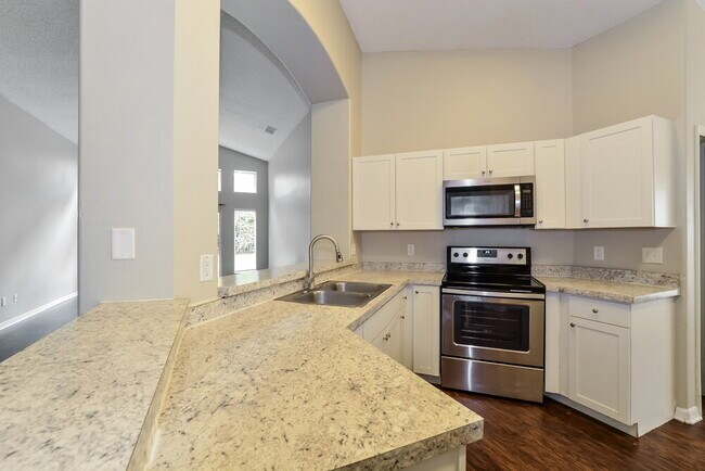 Building Photo - 4240 Forest Island Dr