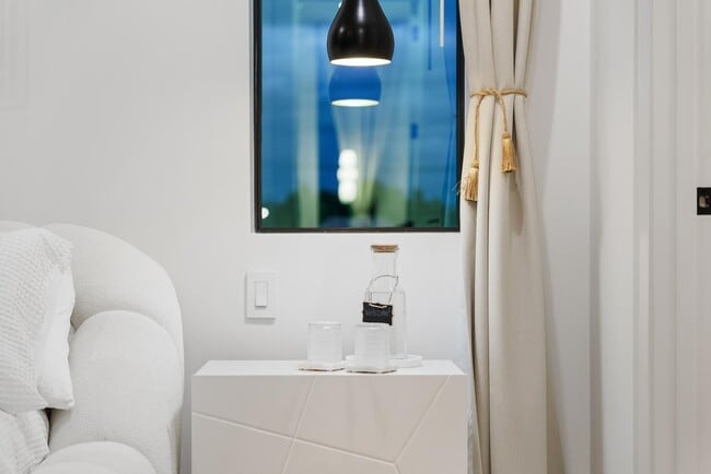 Building Photo - 220 S Swinton Ave