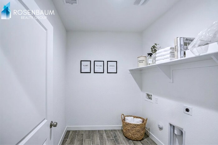 Building Photo - 10261 W Concordia Dr