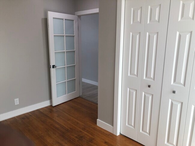 Building Photo - 3956 Olmsted Ave