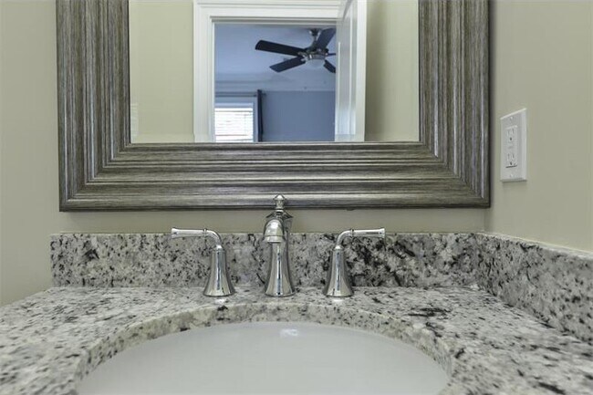 Building Photo - 342 Brownstones Cir NE