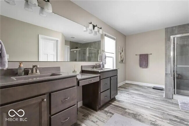 Building Photo - 680 Ridge Gate Dr